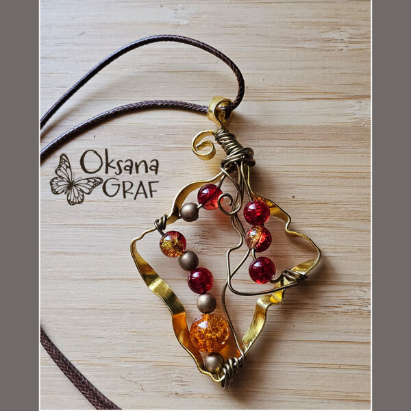 Handmade Halskette Glasperle, Leder Schnur Halskette für Damen, für sie, Epoxidharz mit Blume, Anhänger, gold aus Draht, Herbst Blatt